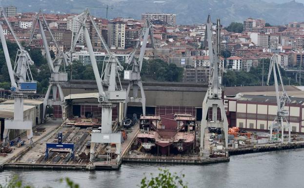 La Naval y Van Oord retomarán en septiembre las negociaciones para acordar la finalización de la draga en Sestao