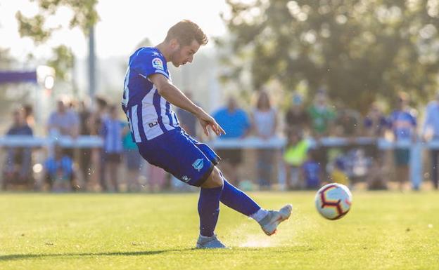 Jony debuta en el once del Alavés, Marín y Bastón entran desde el banquillo