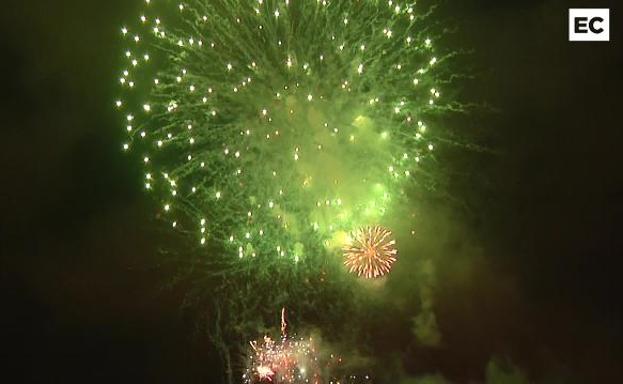 La pirotecnia madrileña Vulcano saca los colores al cielo