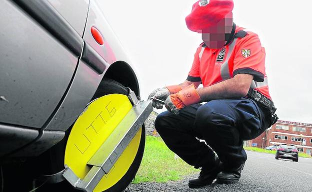 Más de 4.500 conductores son descubiertos cada año sin seguro en las carreteras vascas