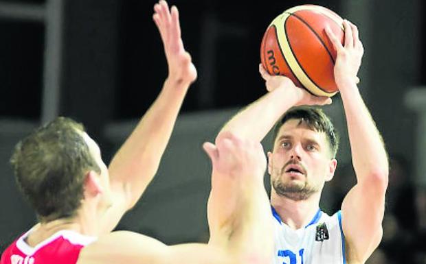 El RETAbet cierra su plantilla LEB con el lituano Justas Sinica