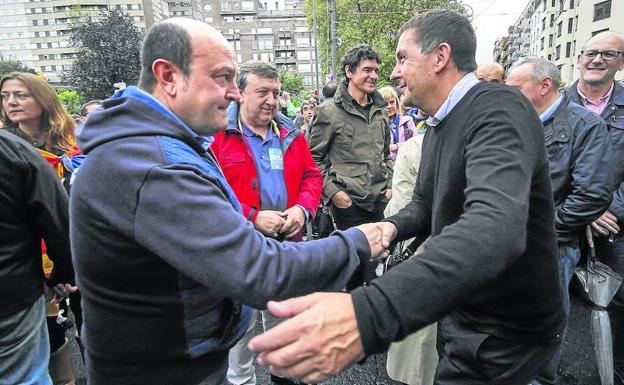 EH Bildu presiona al PNV para que no se aparte de su «hoja de ruta» soberanista