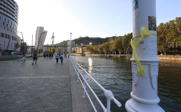 Los lazos amarillos por la libertad de los presos catalanes llegan a Bilbao