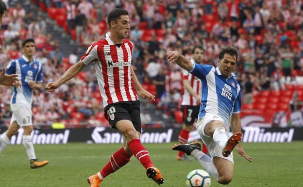 Sabin Merino asume que tendrá pocos minutos con Berizzo y se va cedido al Leganés