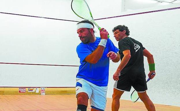 «Competir en squash exige entrenamiento y dedicación»