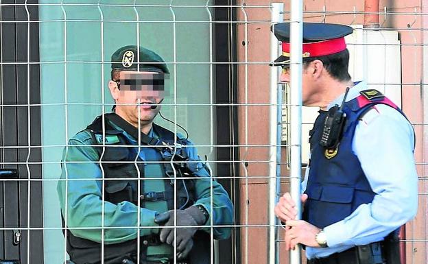 Interior suspende la salida de Cataluña de 300 guardias civiles