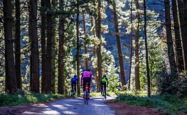 Entre Getxo y Oiz, la Vuelta cuenta la historia de Bizkaia