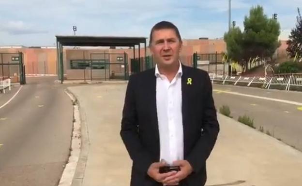 Otegi visita a los políticos catalanes presos en la cárcel de Lledoners