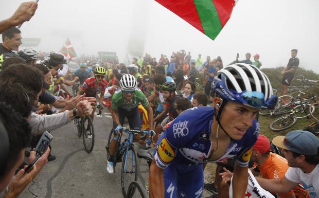 Valverde y Mas ponen al rojo la Vuelta en el monte Oiz