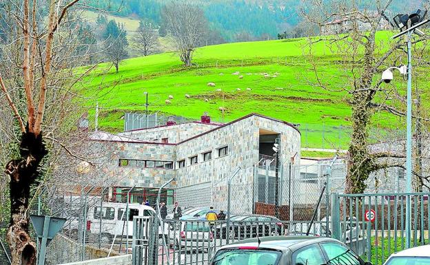 Los trabajadores del centro de Zumarraga desmienten «categóricamente» las «relaciones íntimas» de educadoras con menores