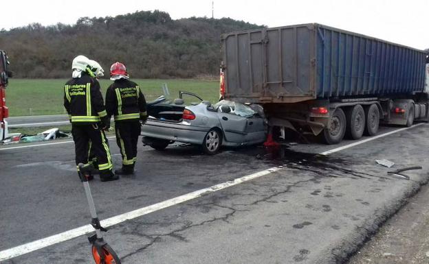 El riesgo de muerte es más del triple en las carreteras convencionales, alerta Tráfico