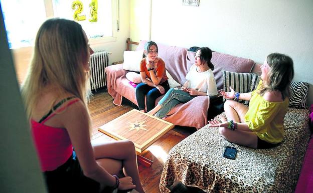 5.700 estudiantes pagan hasta 500 euros al mes por una habitación en Bizkaia