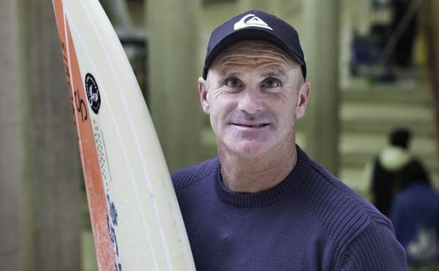 La gran ola del surfista ciego de Zarautz