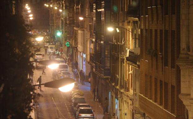 Cinco asaltantes zarandean a una pareja de turistas holandeses en San Francisco y les roban un reloj