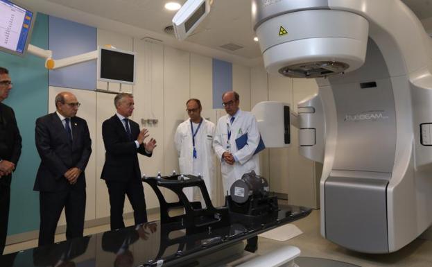 El nuevo acelerador para radioterapia de Cruces tratará a 500 pacientes al año