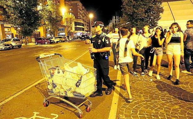 La Policía Local requisó 542 litros de alcohol a menores en las fiestas de Las Mercedes