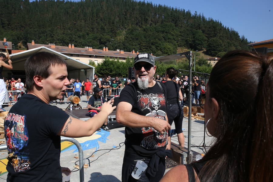 Dima disfruta con su festival de metal