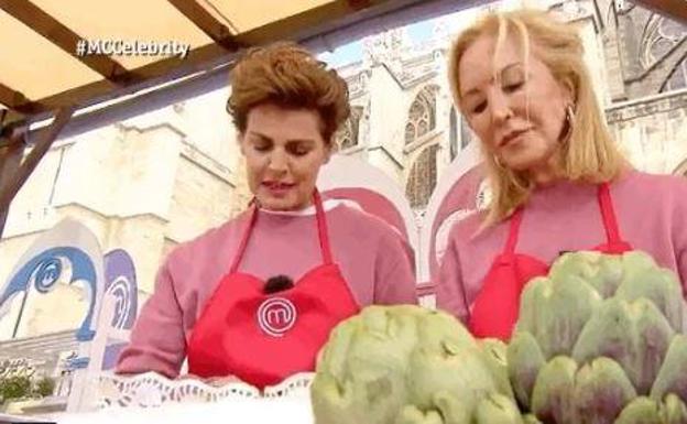 Carmen Lomana y Antonia Dell'Atte montan el pollo