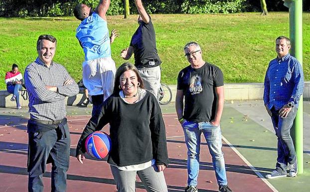 La afición del Bilbao Basket calienta para el ascenso