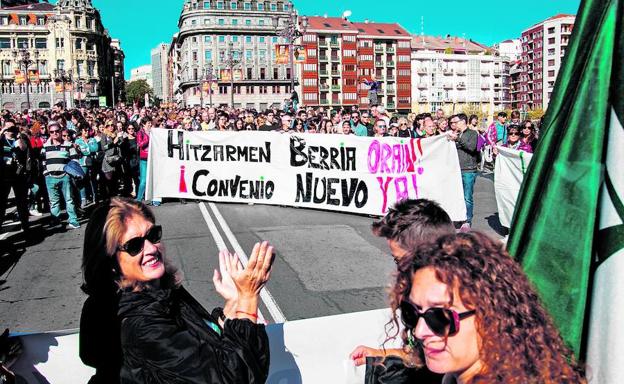 La consejera pide a sindicatos y patronal que dialoguen para acabar con el conflicto de la enseñanza concertada