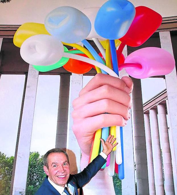 Los polémicos tulipanes de Koons encuentran sitio en París