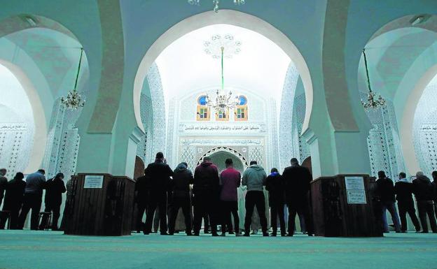 Iglesias y mezquitas