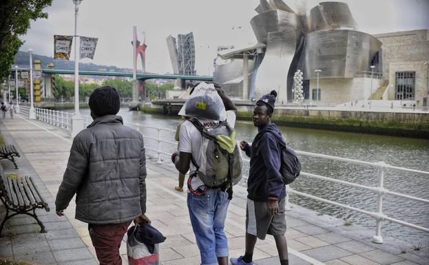 Los vascos ven «positiva» la inmigración para la economía y el mercado laboral