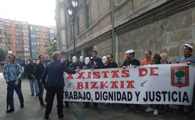 Alfonso Gil advierte a Uber de que lo «tendrá muy difícil» en Bilbao