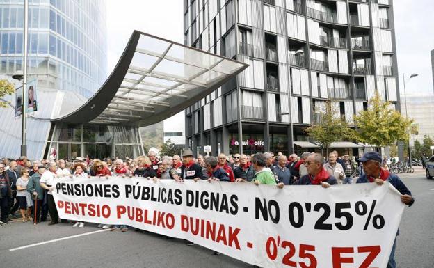 Pensionistas vizcaínos piden un «plan de choque» contra la pobreza energética