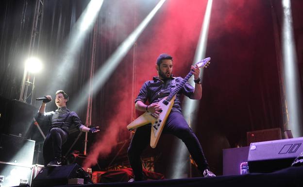 Frío comienzo de la semana de conciertos de la MTV