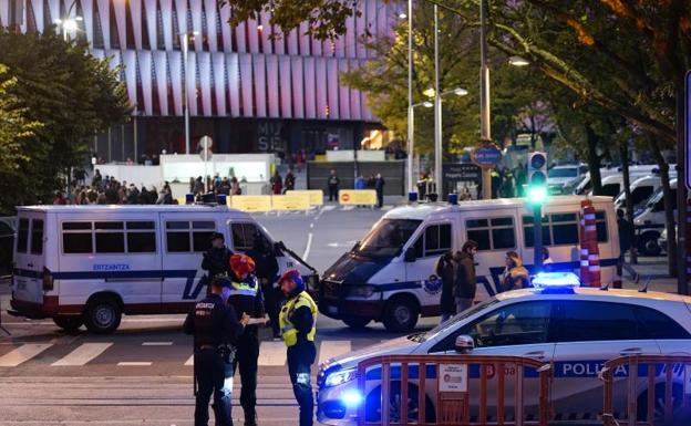 Un control de seguridad de máximo nivel con tiradores de élite y un helicóptero