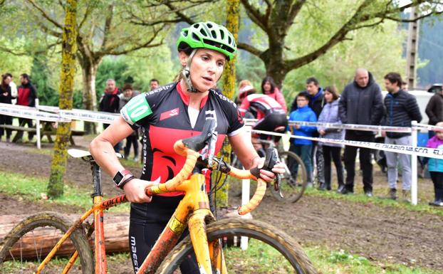 La odisea de Monica Carrascosa en el ciclocross de Legazpi