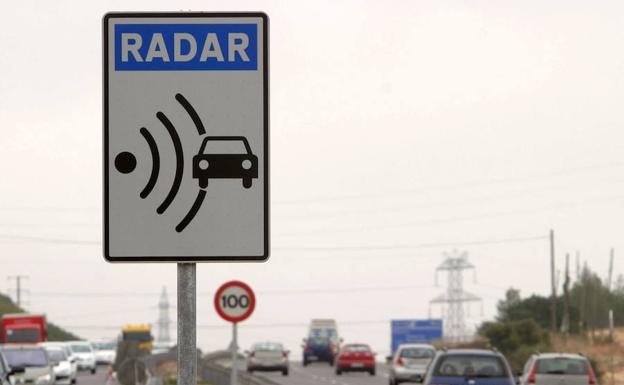 Tráfico reducirá a primeros de año a 90 km/h la velocidad en las carreteras convencionales