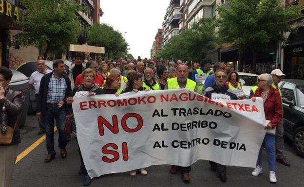 Vecinos de Romo anuncian más protestas contra los derribos