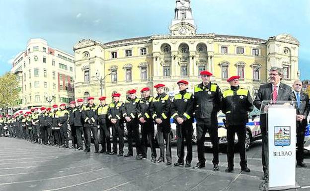 Aburto pide a los policías que se centren en «la prevención sin olvidar el aspecto punitivo»