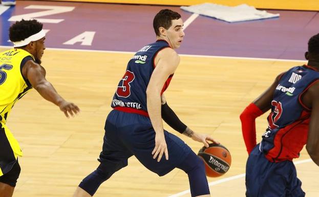 El 'triplazo' sobre la bocina de Vildoza desde el medio campo y el tapón de Diop