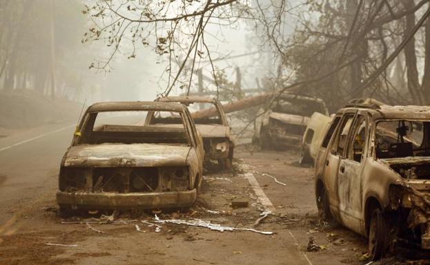 Los incendios más destructivos de la historia de California dejan ya 42 muertos