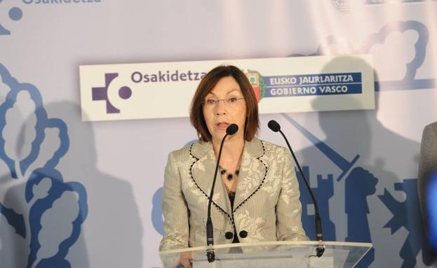 La filtración de exámenes en la OPE se lleva por delante a la directora de Osakidetza