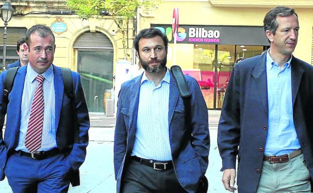 La acusación espera que el exprofesor de Gaztelueta «entre en la cárcel en semanas»