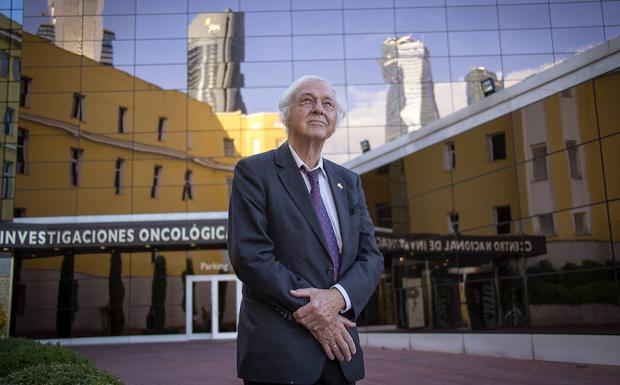 Robert Huber: «La ciencia es una construcción muy lenta que se puede derribar muy rápido»