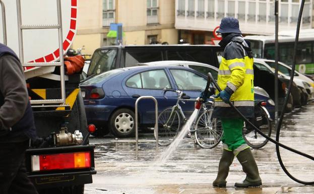 Trabajadores de FCC vuelven a convocar una huelga de limpieza en Vitoria