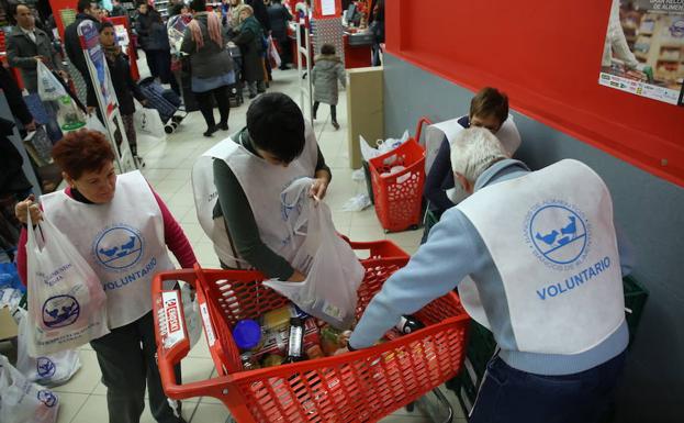 El Banco de Alimentos de Bizkaia necesita voluntarios para su gran recogida de este año