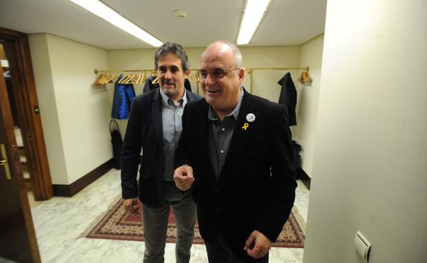 PNV y Bildu refuerzan su estrategia soberanista con una declaración contra la Constitución en el Parlamento