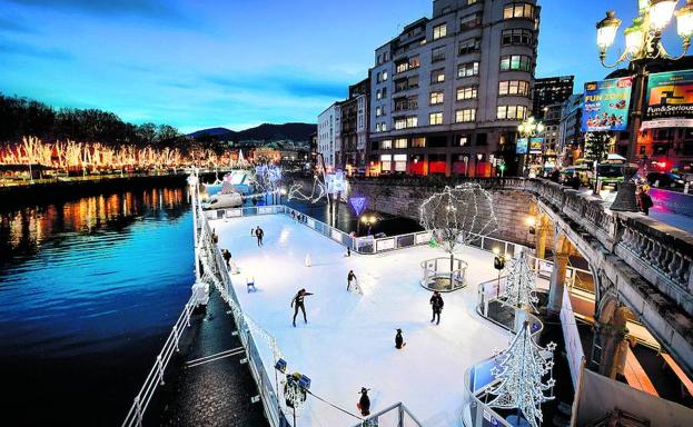 Pista de patinaje junto a la ría en El Arenal