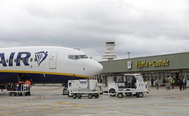 Ryanair adelanta 9 horas el vuelo a Sevilla los sábados y ahora llegará a las tres de la tarde