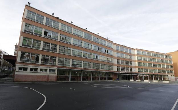 Educación decreta el cierre inmediato del Instituto Trueba en Barakaldo y trasladará a 408 alumnos a Bilbao