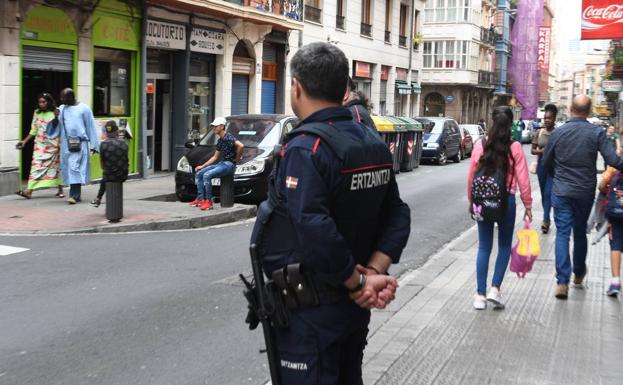 Detienen al ladrón que robaba a sus víctimas con un spray de pimienta en Bilbao