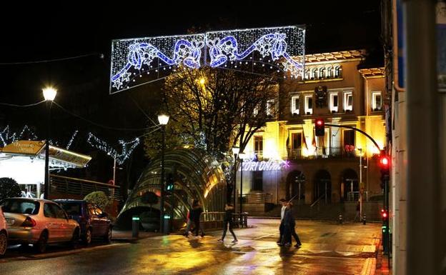 Las obras de la plaza San Pedro modifican la ruta del Olentzero y los Reyes Magos en Sestao