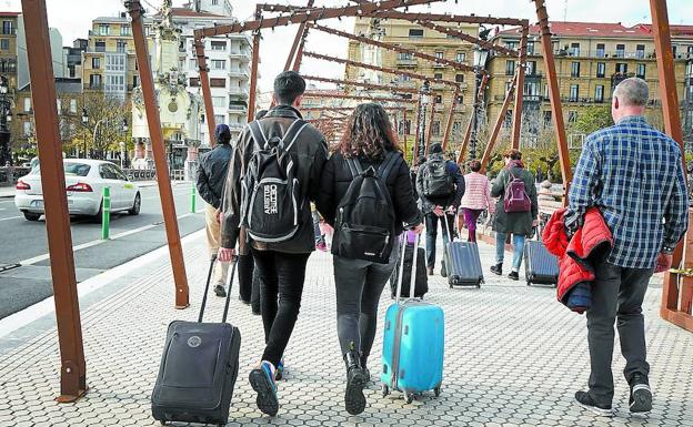 La tarifa de la tasa turística se aplicará también a los cruceros que hagan escala en Euskadi