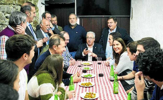 Uribe-Echevarría promete cercanía a la masa social rojiblanca